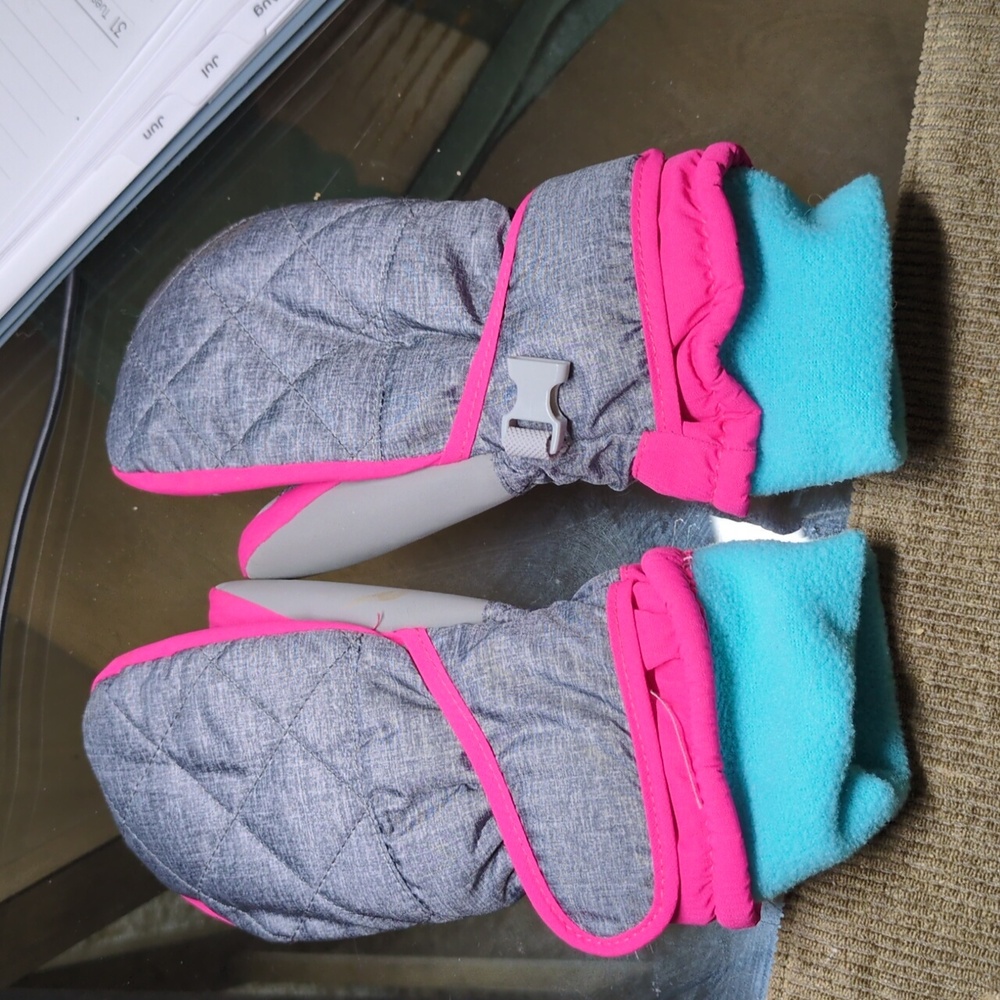 Mittens - Picture 4 of 4